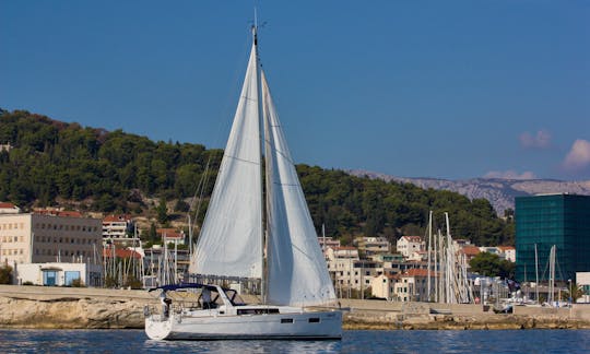 Sailboat Rental in Split, Croatia - Beneteau Oceanis 35 (Jean Michel)