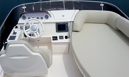 Azimut 43 Fly Motor Yacht Rental in Neos Marmaras