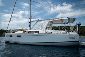 Sailboat rental in Split, Croatia - Beneteau Oceanis 35.1 (Maya Bay 2)