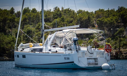 Sailboat rental in Split, Croatia - Beneteau Oceanis 35.1 (Maya Bay 2)