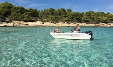Family Boat for 6, no License, in Halkidiki