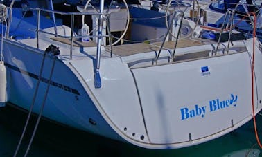 Alquiler de barcos sin tripulación y con patrón en Split a bordo del Bavaria Cruiser 56 'Baby Blue 2'