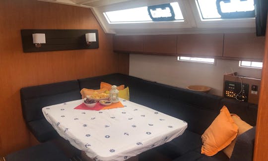 Bavaria 46 inside