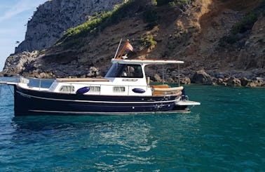 30ft Majoni Motor Yacht In Port d'Alcúdia Illes Balears