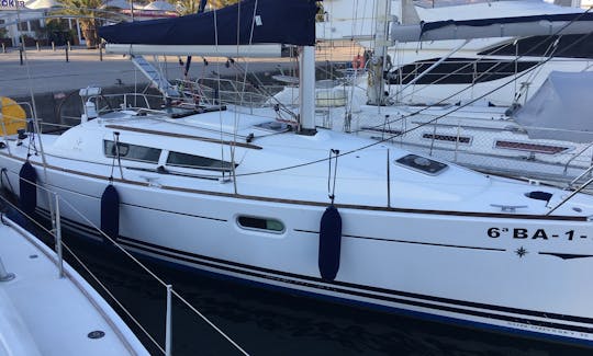 Jeanneau sun odyssey 36i in Barcelona (by hour, half day, full day or week)