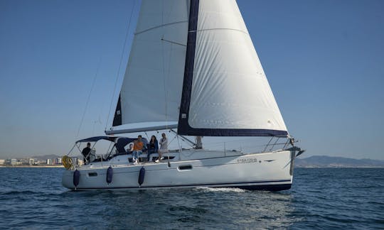 Jeanneau sun odyssey 39i in Barcelona (by hour, half day, full day or week)