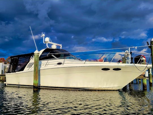 Spacious 38' Luxury Cruiser with plenty of room for celebrating or relaxing!!!