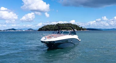 26ft Tropicana Element FS Speedboat Rental in Arraial do Cabo, Brazil