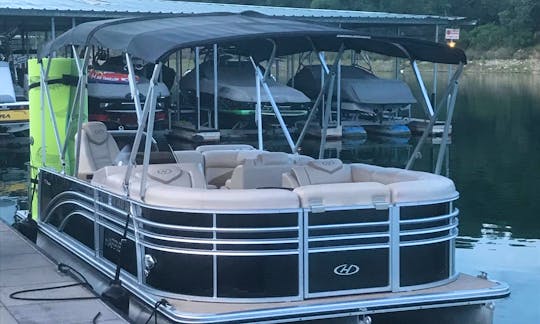 8 Guests 
23.5' Harris Double Bimini Tritoon Boat on Lake Travis