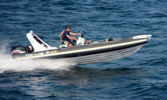 Topline Pegasus 23 Sport Rib em Platis Gialos! Alugue um barco para cruzeiros particulares