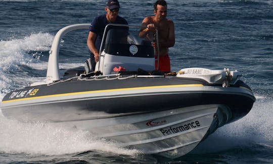 Topline Pegasus 23 Sport Rib em Platis Gialos! Alugue um barco para cruzeiros particulares