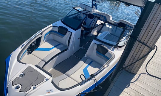 Yamaha 242x E-Series Bowrider - Delivered to a Boat Ramp near You!