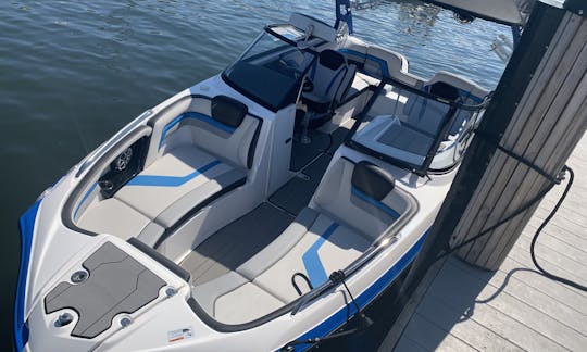 Incrível barco a jato Yamaha 242x em Riviera Beach! Entrega disponível!