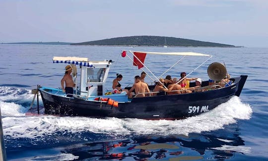 Charter TRADITIONAL guc in Mali Lošinj, Croatia for 12 pax