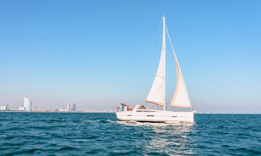 41ft Dufour Daysailer Boat Sleep Aboard Rental in Barcelona, Spain