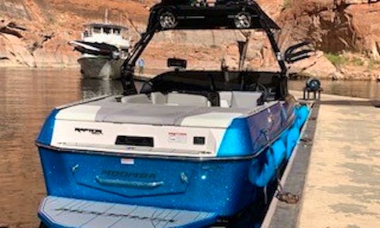 Experience a Great Ride with the 2019 Moomba Max Surf/Wake Boat!!