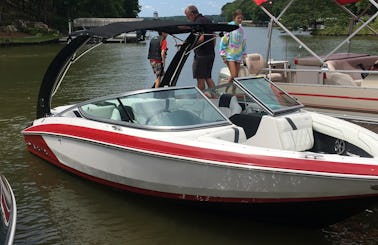Lake Oconee Regal 2100 Power Boat with tower