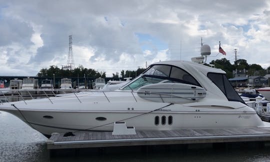 Alquiler de Cruisers 420 Express Cruiser en Long Island Sound