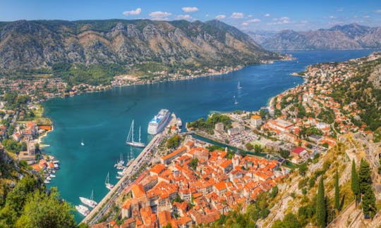 Disfruta en Boka Bay en el Atlantic Marine Open 750 con Skipper, Kotor Montenegro