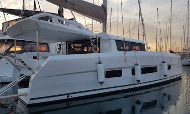 Catamarán Dufour 48 Albertina II a estrenar en Atenas, Grecia