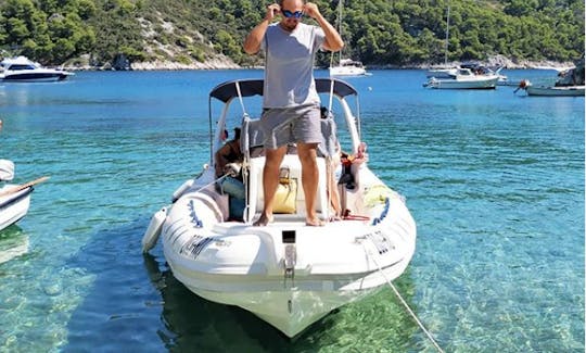 Luxury Speedboat Princi 730 with Skipper for Private Rent in Split