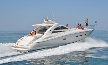 Location de méga-yacht Sunseeker Power de 53 pieds à Quarteira, Faro