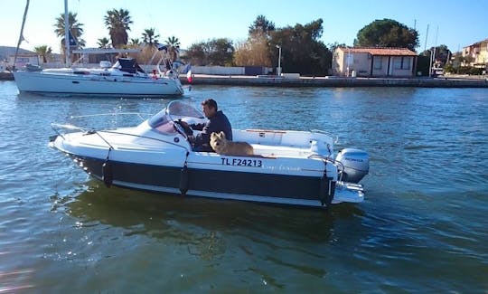 Rent our B2 Marine Cap Ferret 4,72m (15 feet) Motor Boat 6 HP without licence