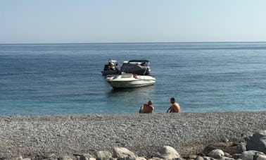 Alugue um barco para 5 pessoas e explore o Monte. Praias de Pelion!