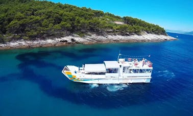 Charter privado e excursão pelas ilhas de Split a bordo do iate MB “St. Damian”!