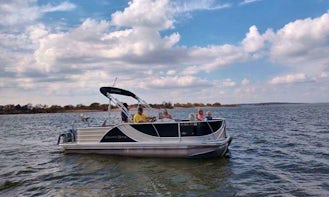 Fun & Sun on Texoma with 22' South Bay Pontoon Boat