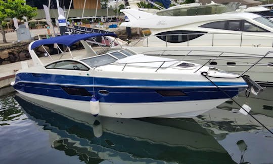 35' Macacu Real Speedboat Rental in Angra do Reis, Brazil