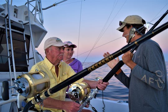 Fishing Charters On 43' Hatteras Convertible Sportfisher in Kailua-Kona Hawaii