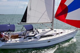 Cruise In Style On Roomy Sailboat - 36' Catalina