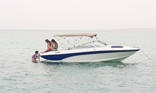 Rinker 2015 6-8 person capacity Including our licence Captain.