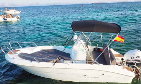 Oceanmaster 470 Powerboat with 40 Hp Outboard Engine for rent in Alcúdia, Mallorca