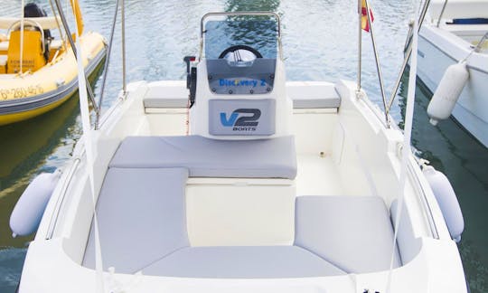 V2 5.0 Powerboat with 15 Hp Outboard for Rent in Port d'Alcúdia, Mallorca! No license required!