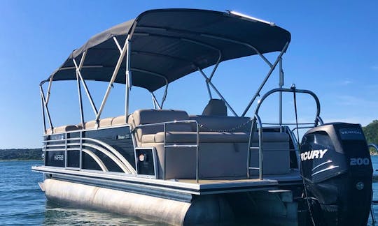 Best of 2020 Award Winner 2017 - Harris 23.5' Double Bimini Tritoon on Lake Travis (only $100 per hour from Tuesday-Thursday)