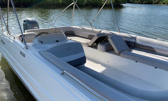 Hurricane SS201 Deck Boat In Venice, Florida