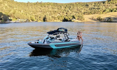 Premier Air Nautique Wake Surf Boat on Lake Tulloch