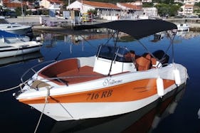 Barakuda 545 Open Powerboat for 7 People in Podgora!