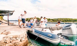 MV Marine 25 GT Speedboat perfect to tour around Split, Croatia