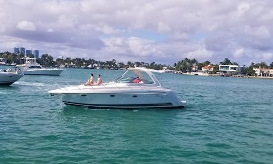Amazing 40' Formula Express Motor Yacht in Miami, Florida