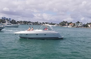 Amazing 40' Formula Express Motor Yacht in Miami, Florida
