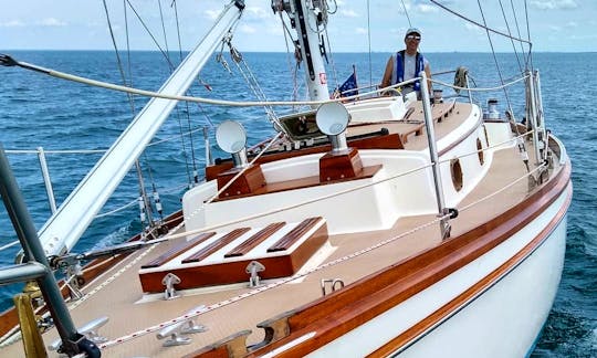 Charter this Classic Shannon Sailboat w/ Professional Captain in Chicago