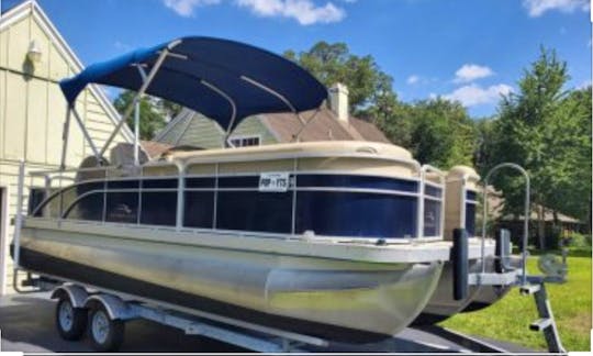 22' Bennington Pontoon..Best prices in DC $150 weekdays/ $185 weekends + Jet Skis Available for addt'l costs...