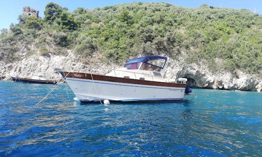 Passeio de barco para 10 pessoas em Positano