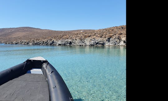 RIB Shearwater de 30 pieds avec skipper pour une excursion de luxe quotidienne à Mykonos