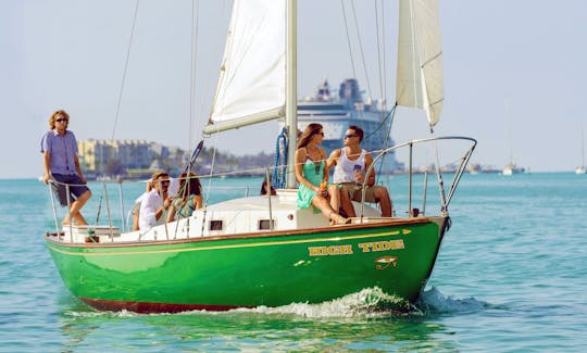 Charter capitaneado en 33 pies ¡El velero más versátil de Key West! (Solo con el capitán)