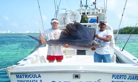 Phoenix Sport Fishing Yacht 31ft Twin Diesel Engine up to 6 Pax in Cancún, Quintana Roo