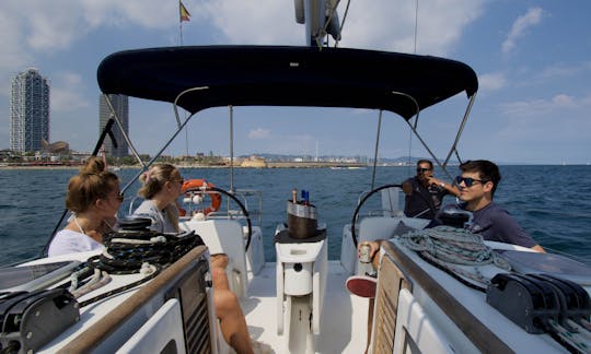 Exclusive Beneteau 39.3 Cyclades Sailing Boat in Barcelona, Cataluña